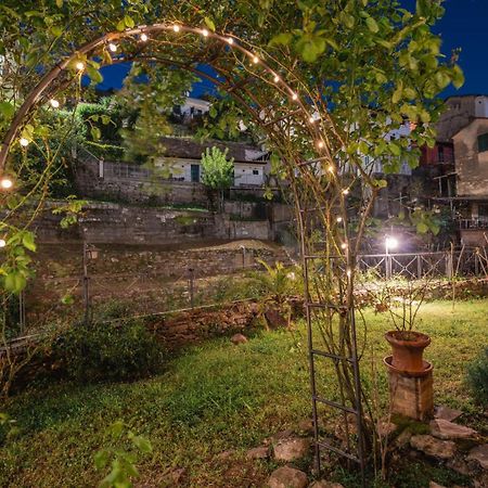 مبيت وإفطار Biassa La Casa Delle Pietre Parlanti - Casa In Pietra Ai Piedi Del Parco Delle 5 Terre المظهر الخارجي الصورة